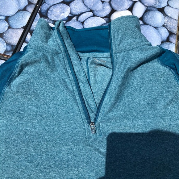 Champion Workout Top/Sweatshirt - Picture 5 of 6